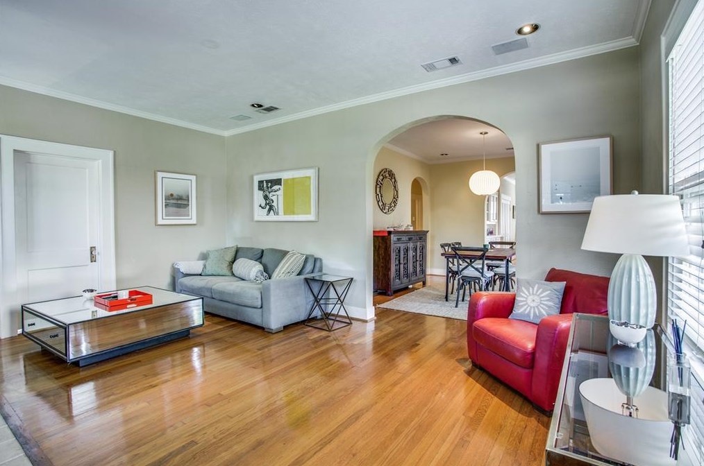 5610 Mercedes Ave, Dallas TX  75206-5824 exterior