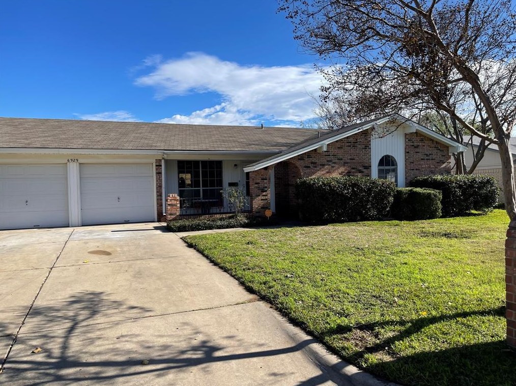 6929 Knob Hill Rd, Fort Worth, TX 76140