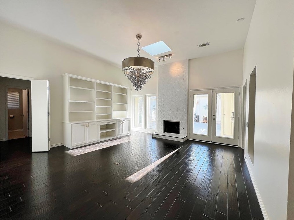 1600 Railhead Pl, Carrollton TX  75007-5106 exterior