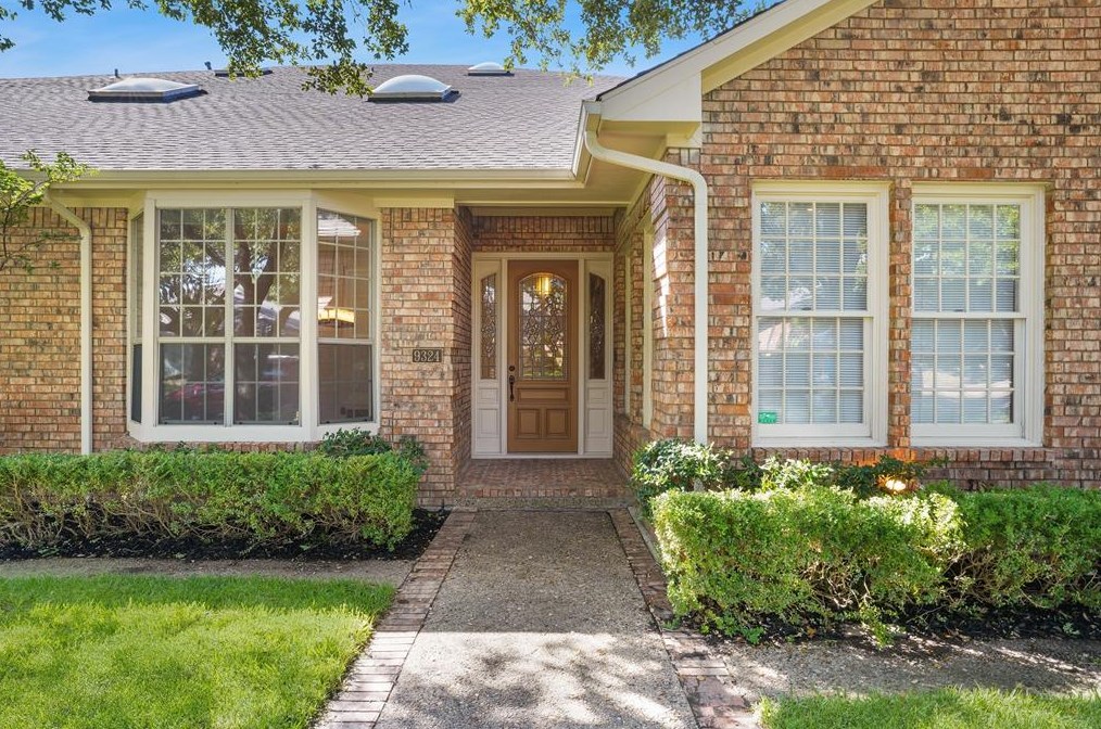 9324 Moss Farm Ln, Dallas, TX 75243
