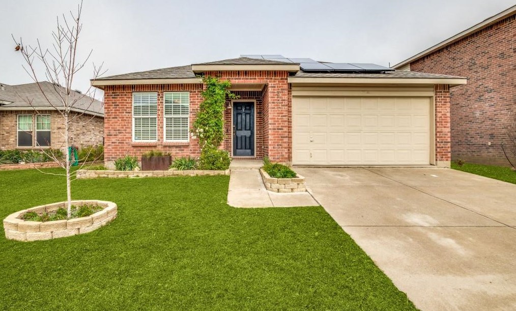 1901 Shasta View Dr, Justin, TX 76247-5714