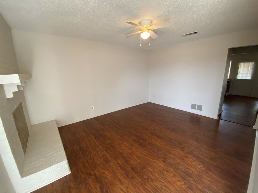 221 Meadow Ct Apt B, Keller, TX