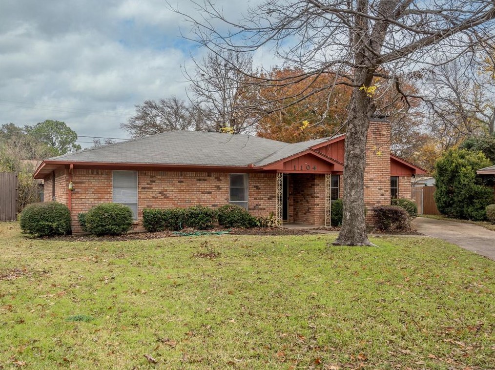 1104 Terry Way, Irving, TX 75060