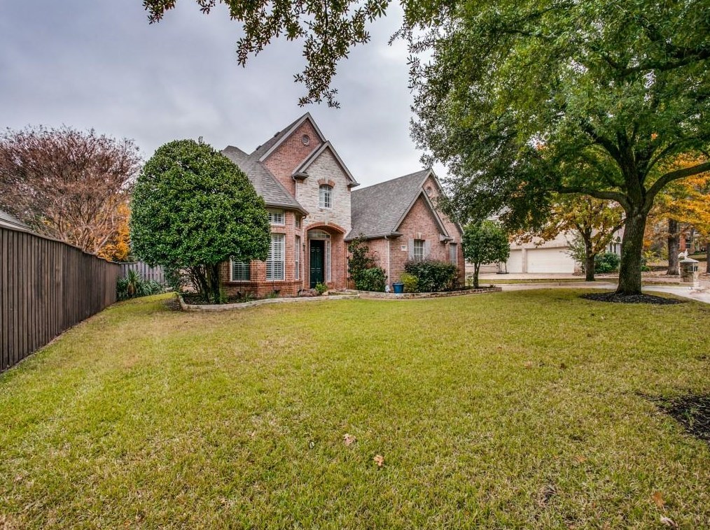 801 Heatherglen Ct, Grapevine, TX 76092