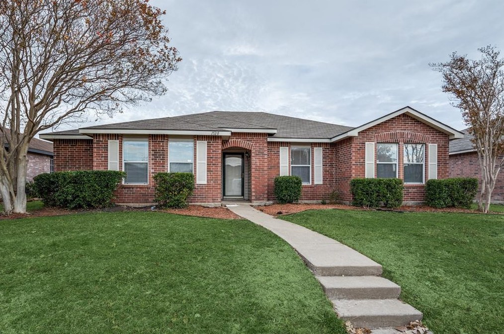 1520 Starpoint Ln, St Paul, TX 75098