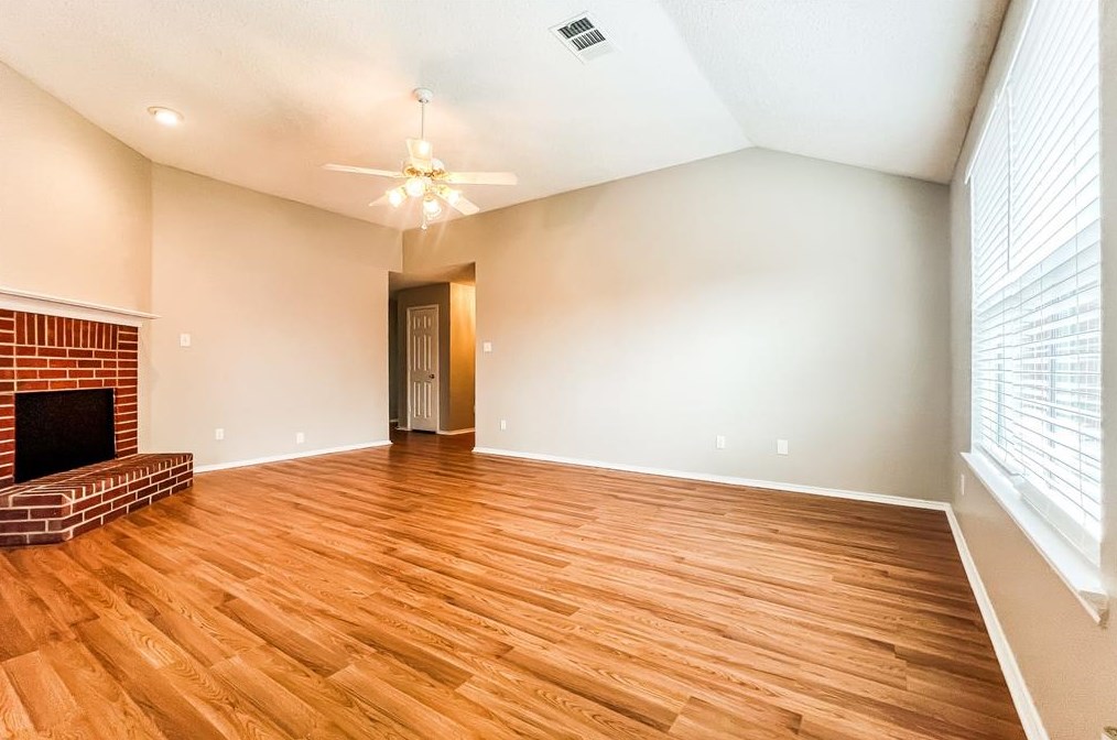 716 Grandview Ave, Seagoville, TX 75159