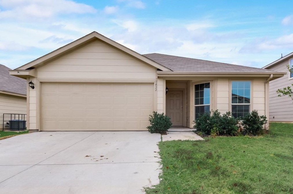 1432 Montoya Ln, Fort Worth, TX 76119
