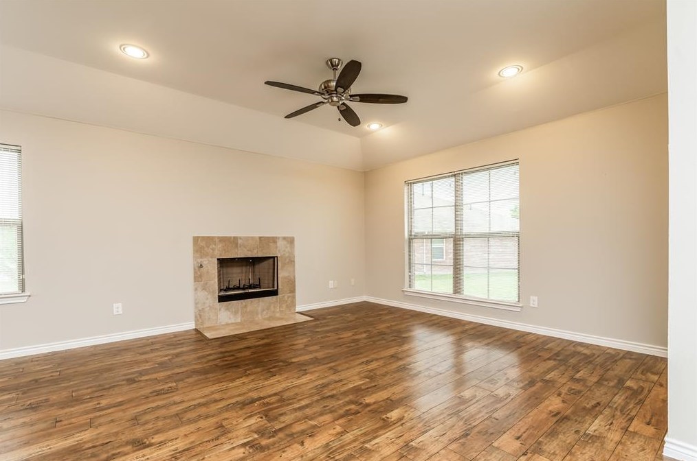 634 Canvas Ct, Lancaster, TX 75146