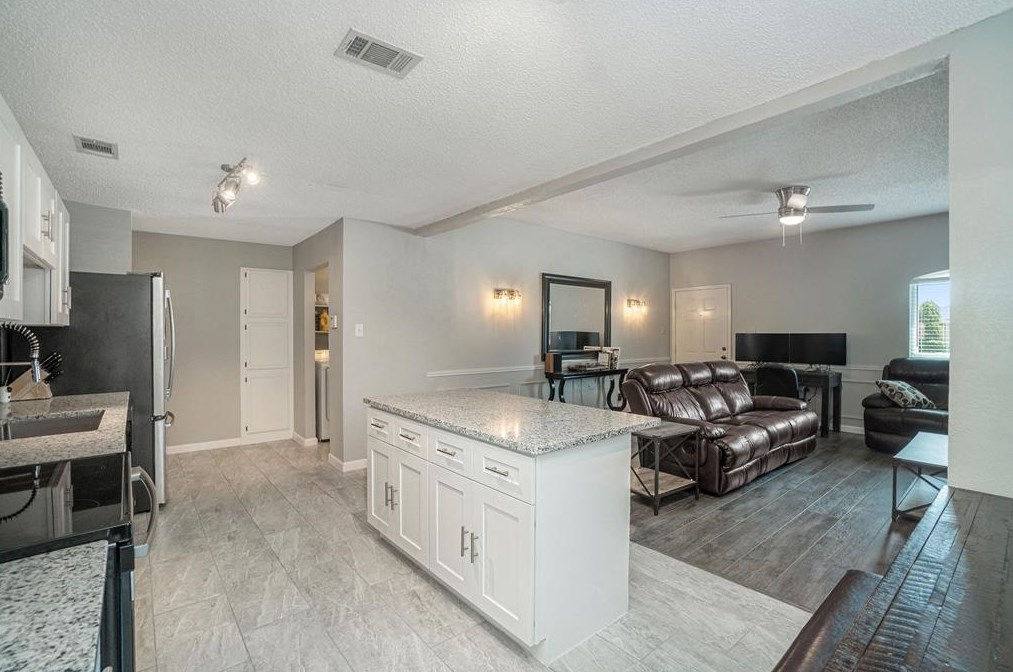 6113 Justin Ct, Fort Worth, TX 76148