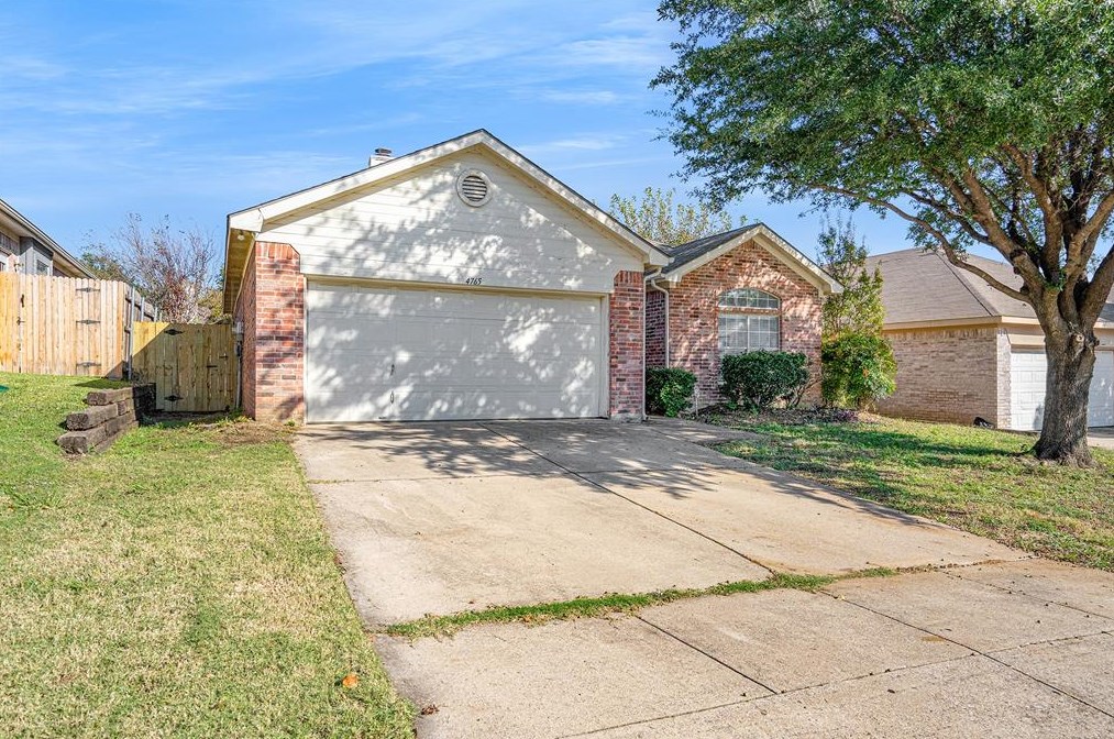4765 Birchbend Ln, Fort Worth, TX 76137
