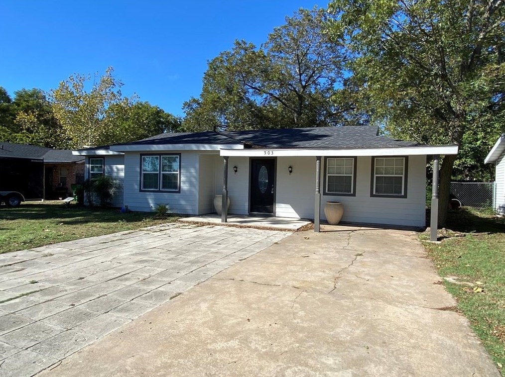 503 N Sewell Dr, Decatur, TX 76234