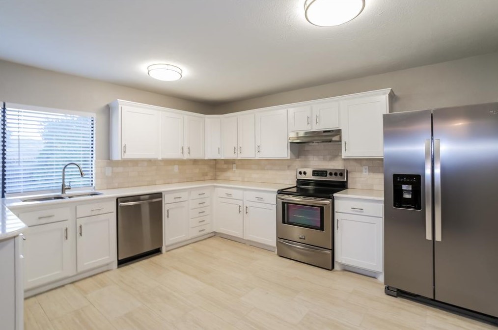410 Crossland Blvd, Grand Prairie TX  75052-6607 exterior