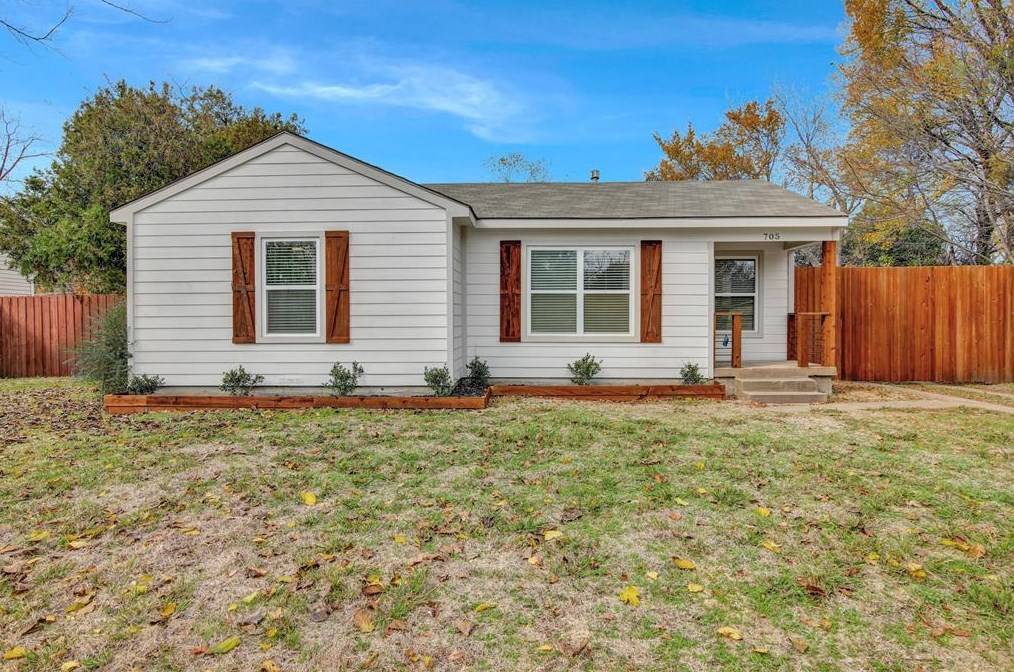 705 Cedar Dr, Garland, TX 75040