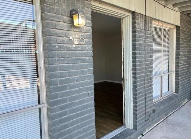 3233 S Staples St #5, Corpus Christi, TX 78411