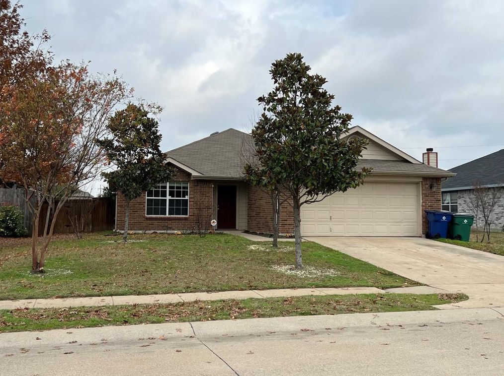 229 Equestrian Dr, Waxahachie, TX 75165