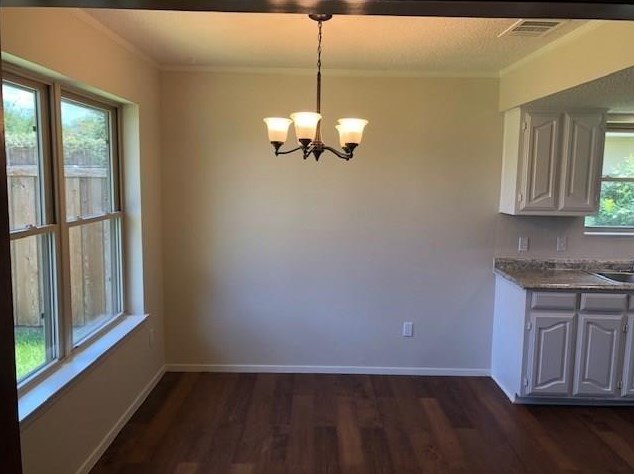 225 Los Santos Dr, Garland, TX 75043