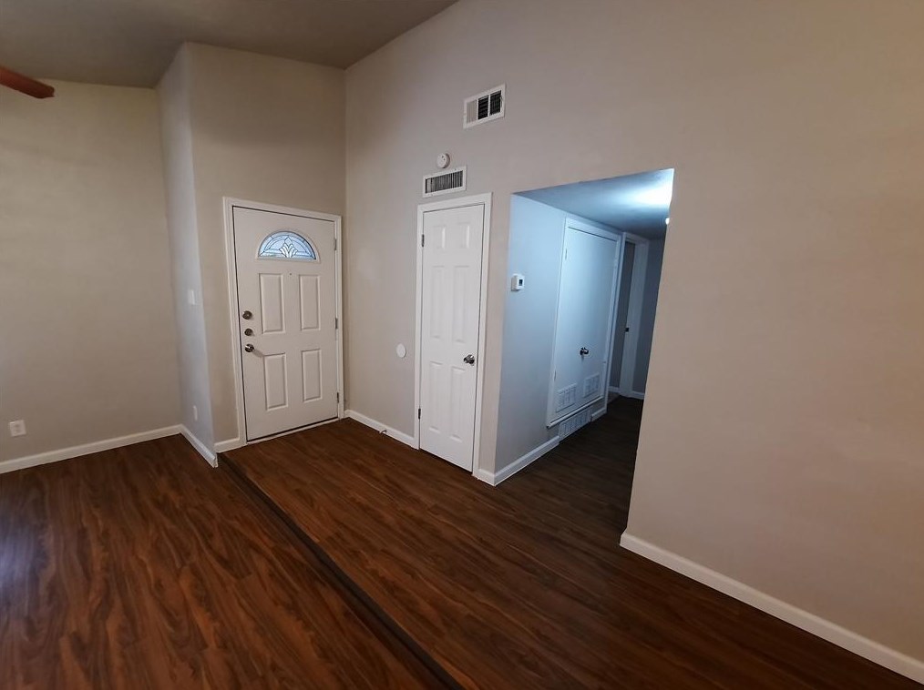 421 Thistle Dr, Garland, TX 75043