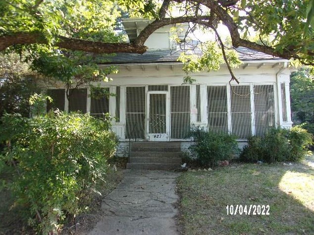421 8th St, Paris, TX 75460-5612