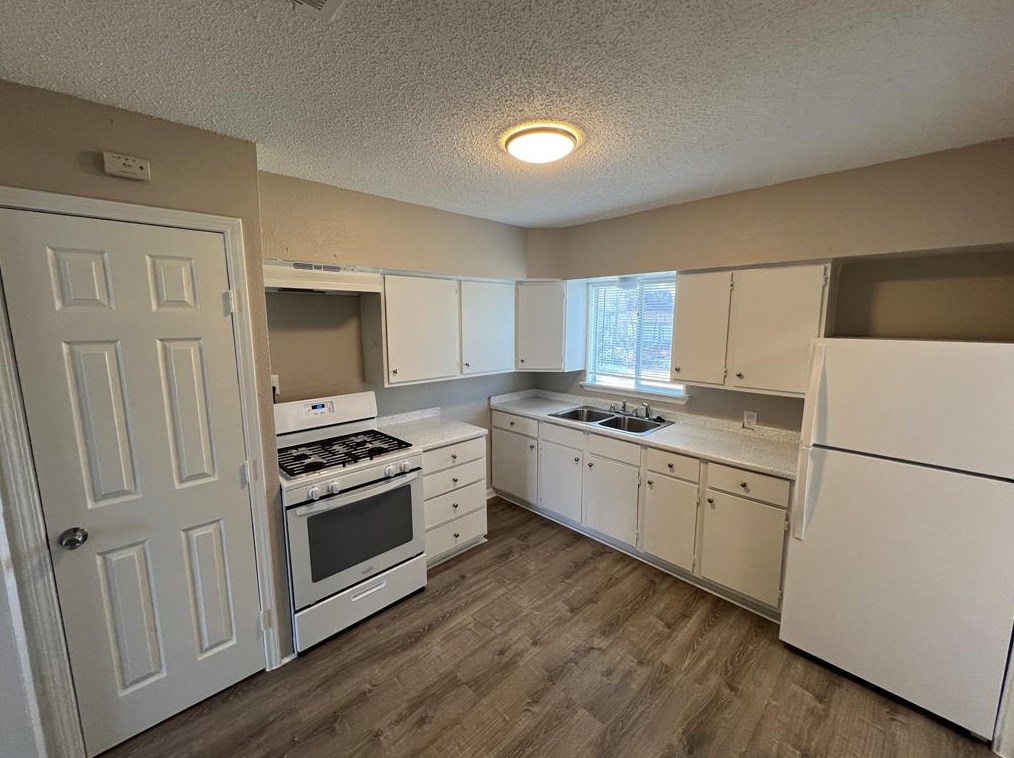 2423 Lolita Dr, Dallas TX  75227-8424 exterior