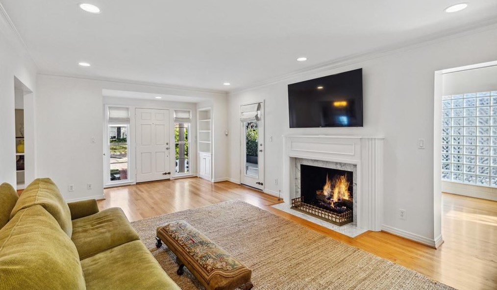 4657 Livingston Ave, Dallas TX  75209-6023 exterior