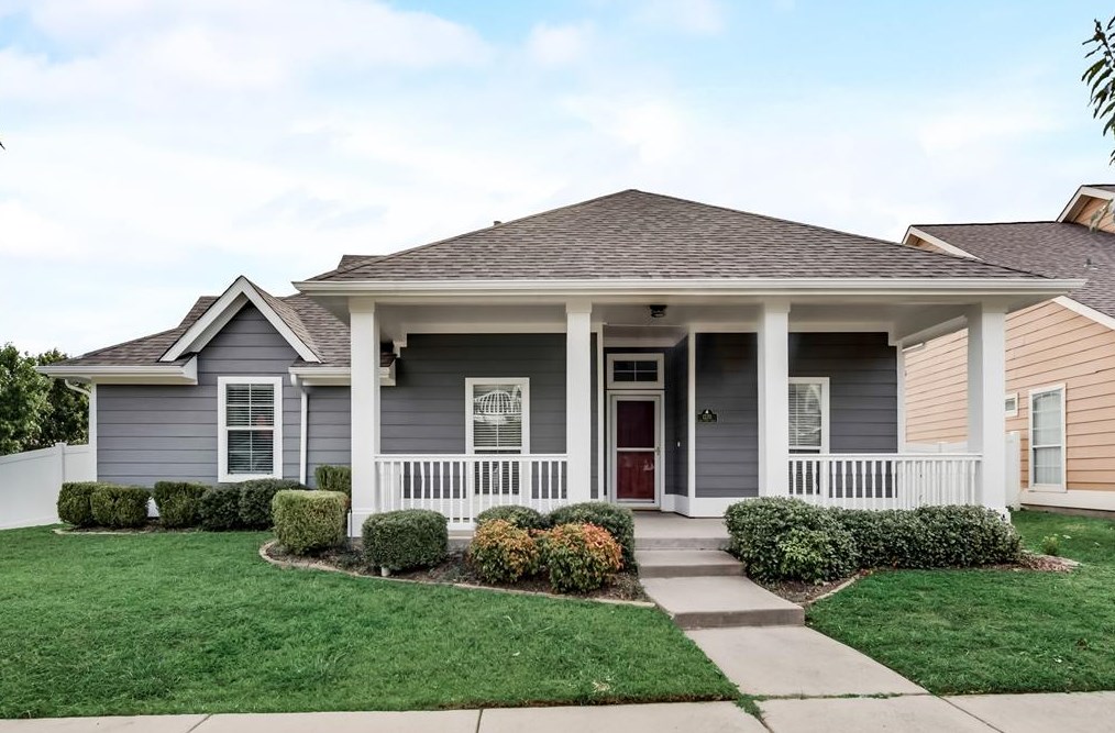 1230 Long Leaf Dr, Aubrey, TX 76227