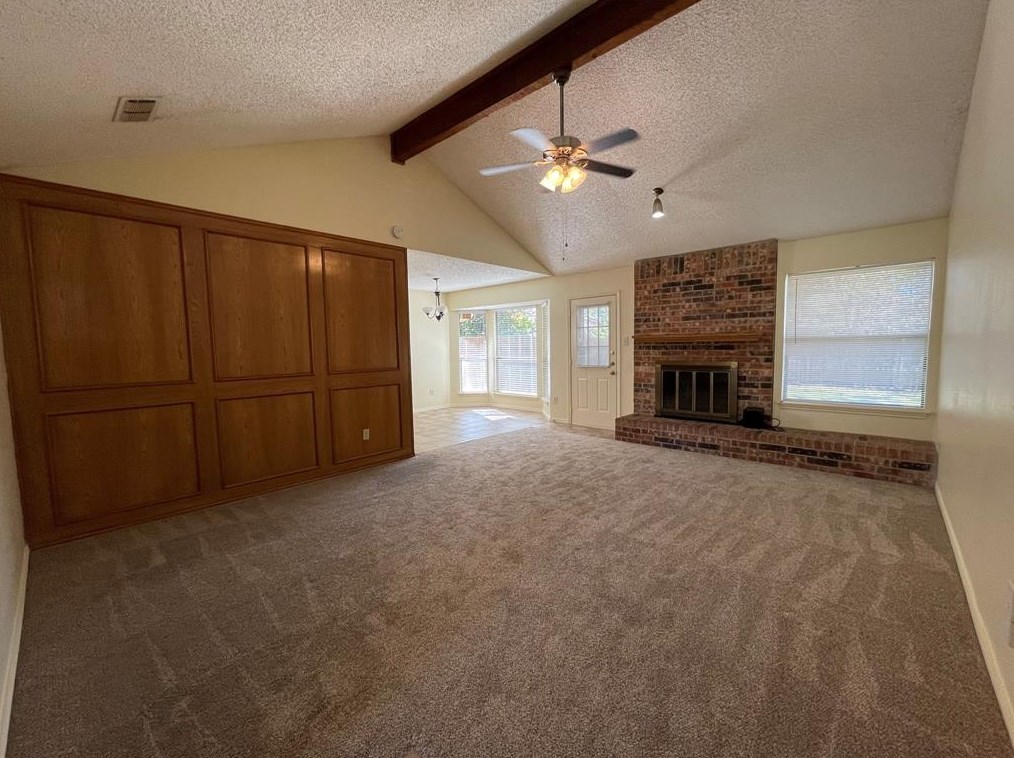 6820 Loma Vista Dr, Fort Worth, TX 76133