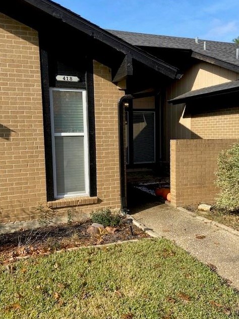 418 Hollyhill Ln, Denton, TX 76205