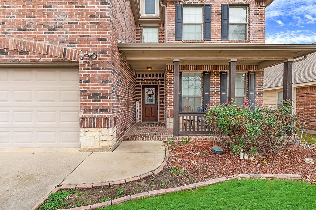 1417 Amazon Dr, Justin, TX 76247