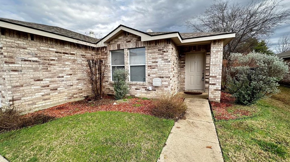 8509 Seven Oaks Ln, Denton, TX 76210