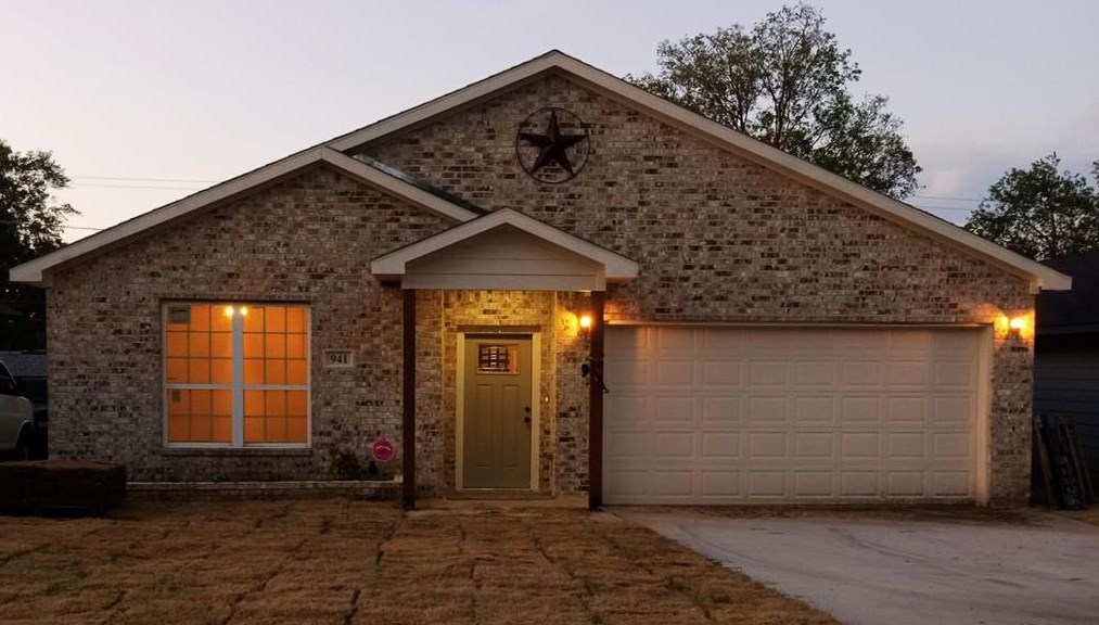 941 E Jessamine St, Fort Worth, TX 76110
