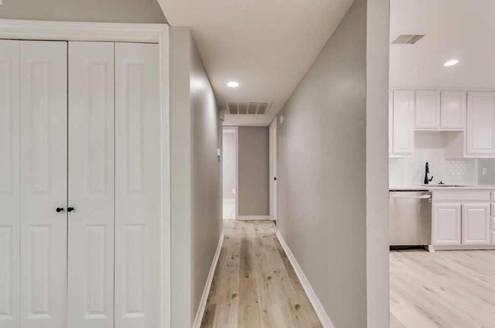 15935 Stillwood St, Dallas, TX 75248-3554
