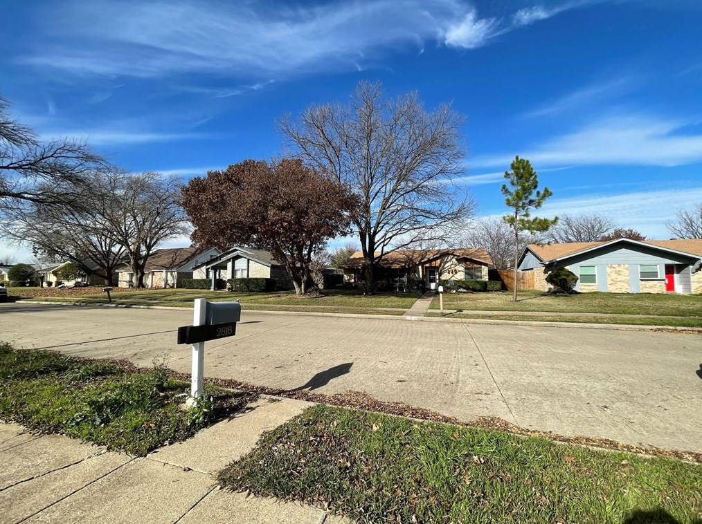 2818 Chariot Ln, Garland, TX 75044