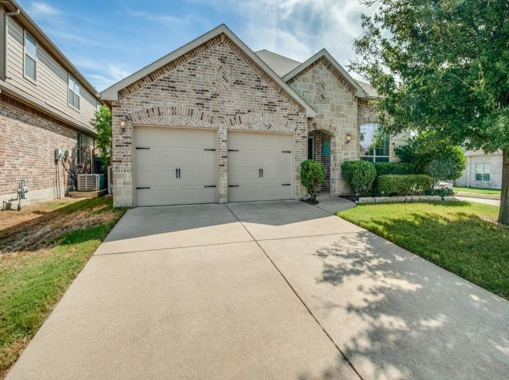 8800 Night Wind Ln, Keller, TX 76244