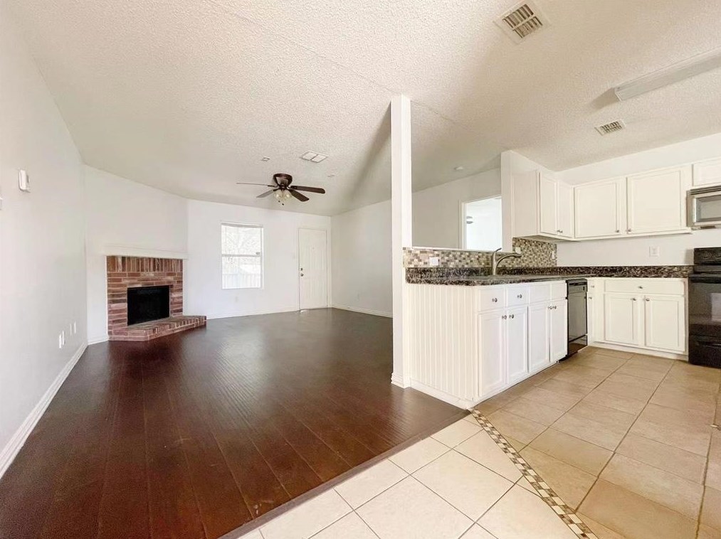 3808 Summer Hill Dr, Mesquite, TX 75180