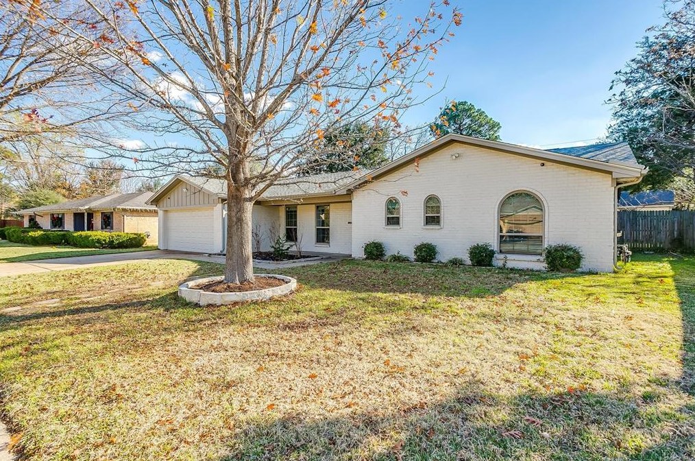 1812 Winchester Way, Bedford, TX 76022