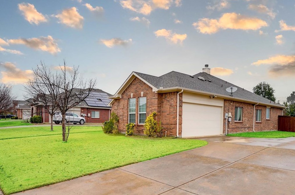 1312 Luverne Dr, St Paul, TX 75098