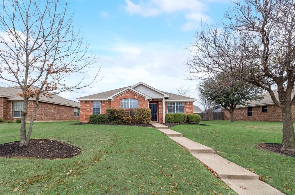 1705 Chapman Dr, Lancaster, TX 75134