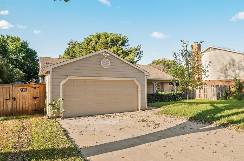 802 Heather Wood Dr, Grapevine, TX 76051