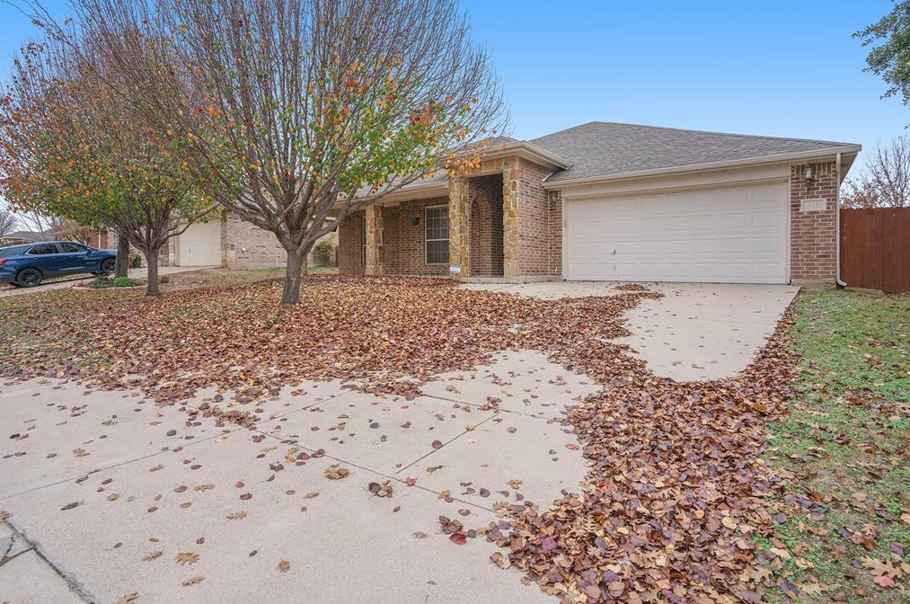 143 Overland Trl, Weatherford, TX 76087