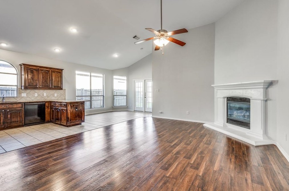 10208 Los Barros Trl, Fort Worth, TX 76177