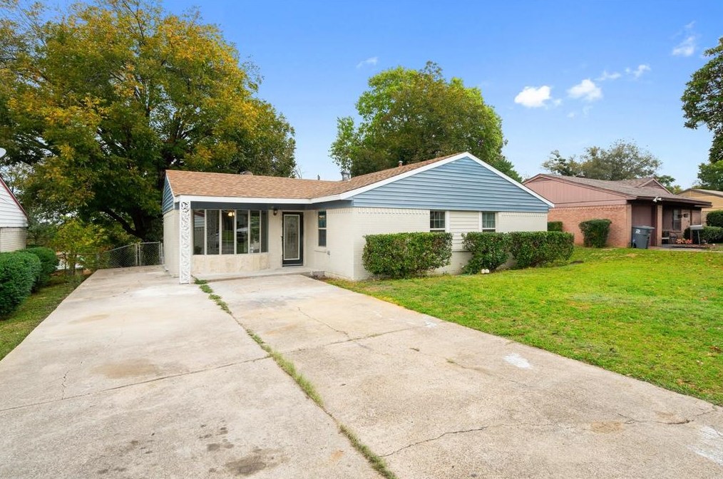 3727 Golden Hills Dr, Dallas, TX 75241