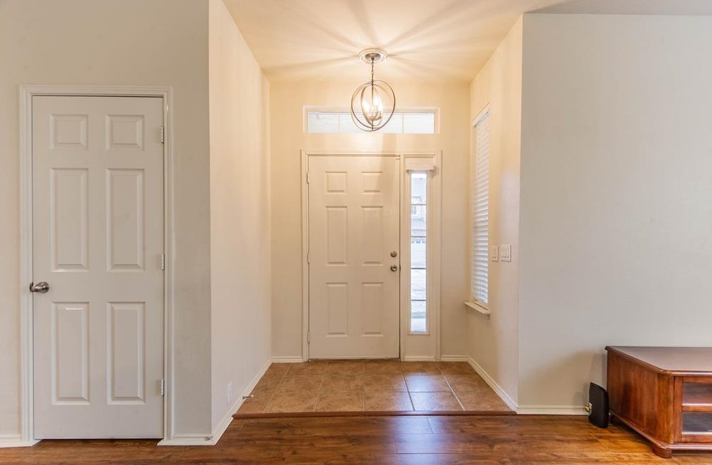 2212 Canterbury Park Dr, Grand Prairie, TX 75050