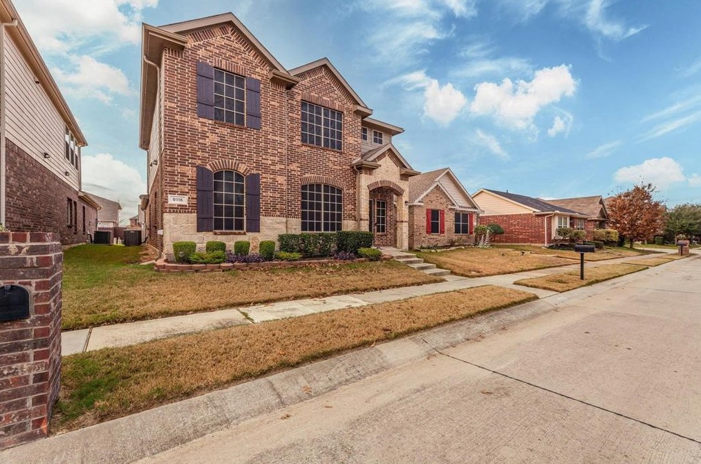 9116 Sundance Trl, Aubrey, TX 76227