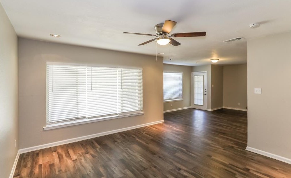 422 Mae Dr, Justin, TX 76247