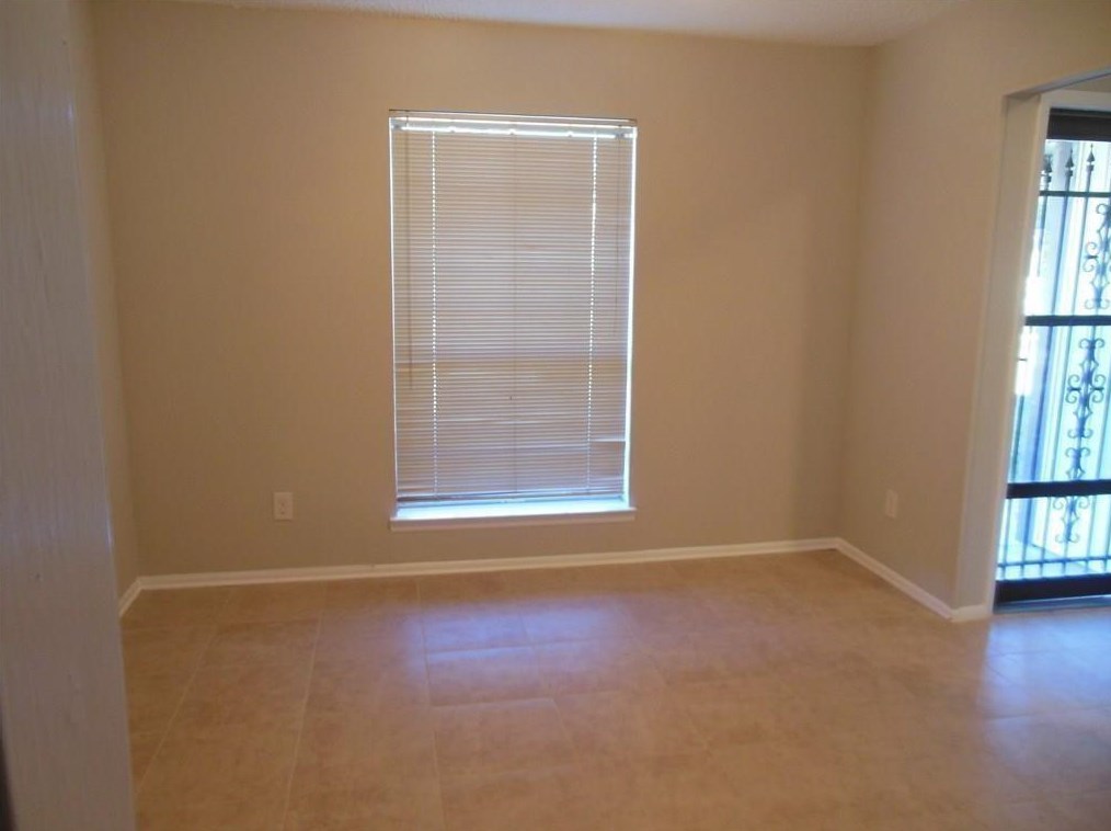 6425 Lakeside Dr, Fort Worth, TX 76135