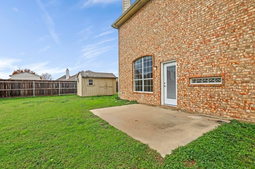 1001 Windsor Dr, Fort Worth, TX 76179