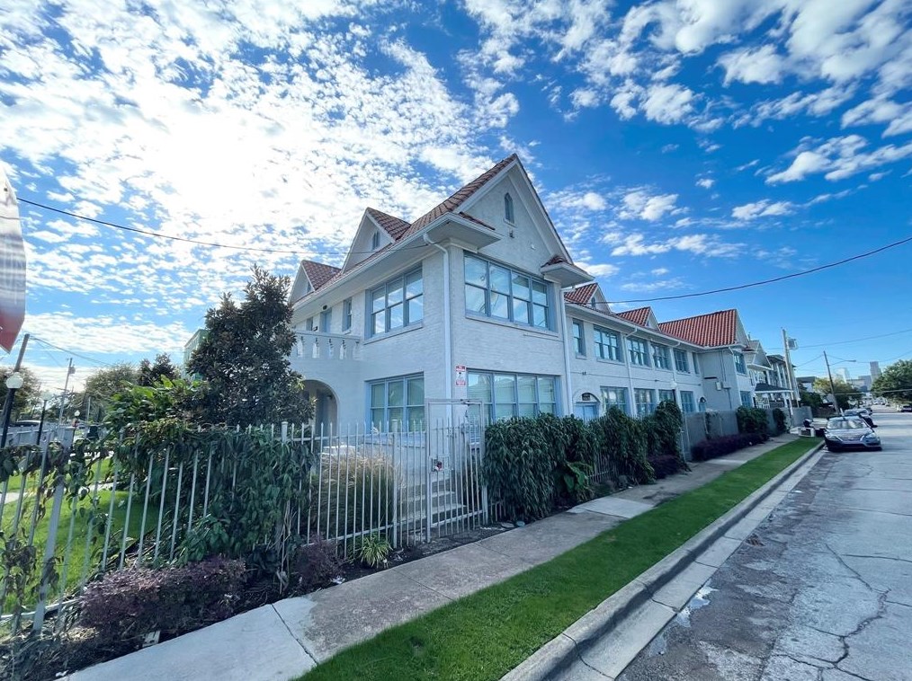 1515 Bennett Ave #102, Dallas, TX 75206