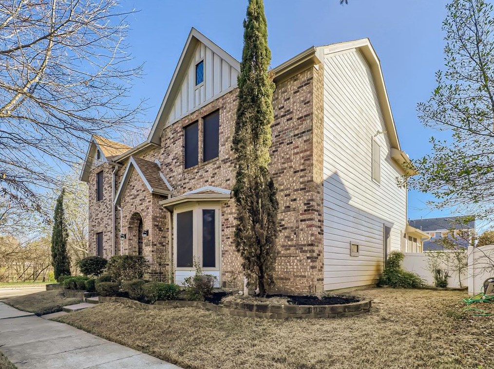1528 Chestnut Dr, Aubrey, TX 76227