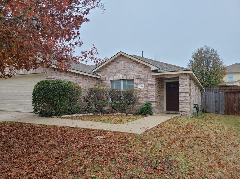 909 Charlotte Dr, McKinney, TX 75071