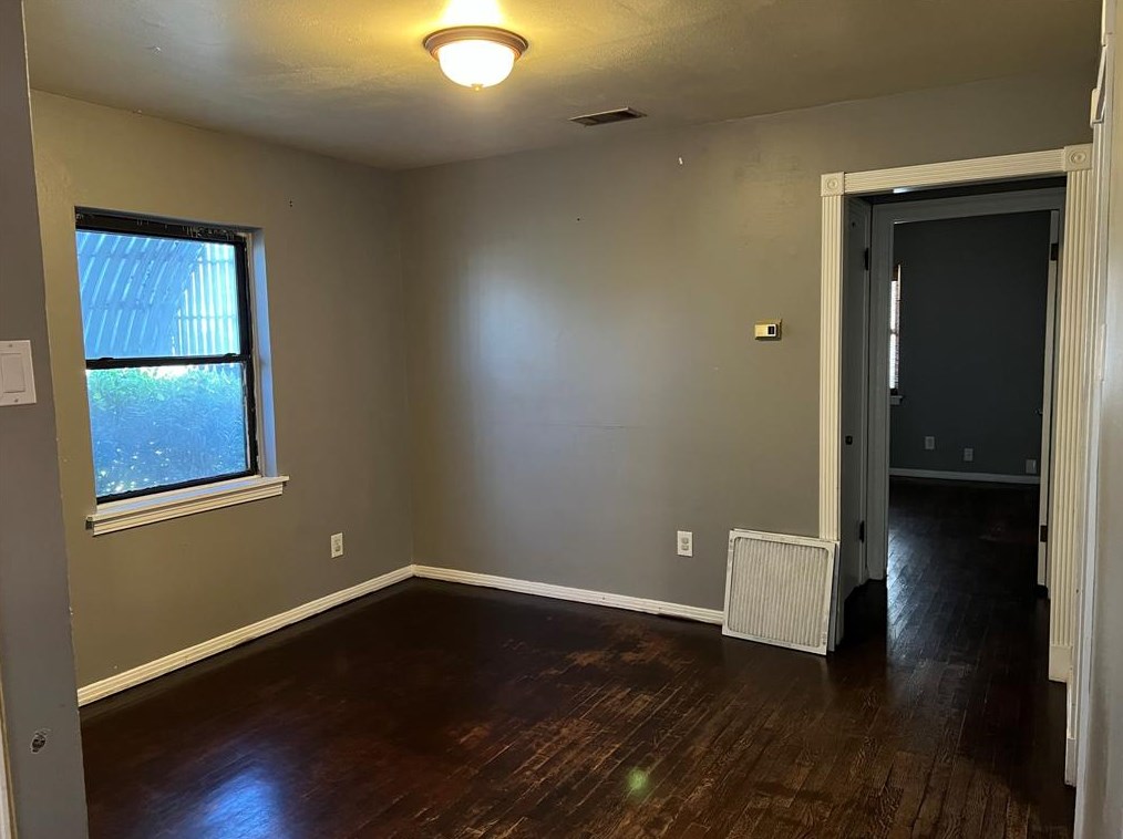 1115 Rindie St, Irving, TX 75060